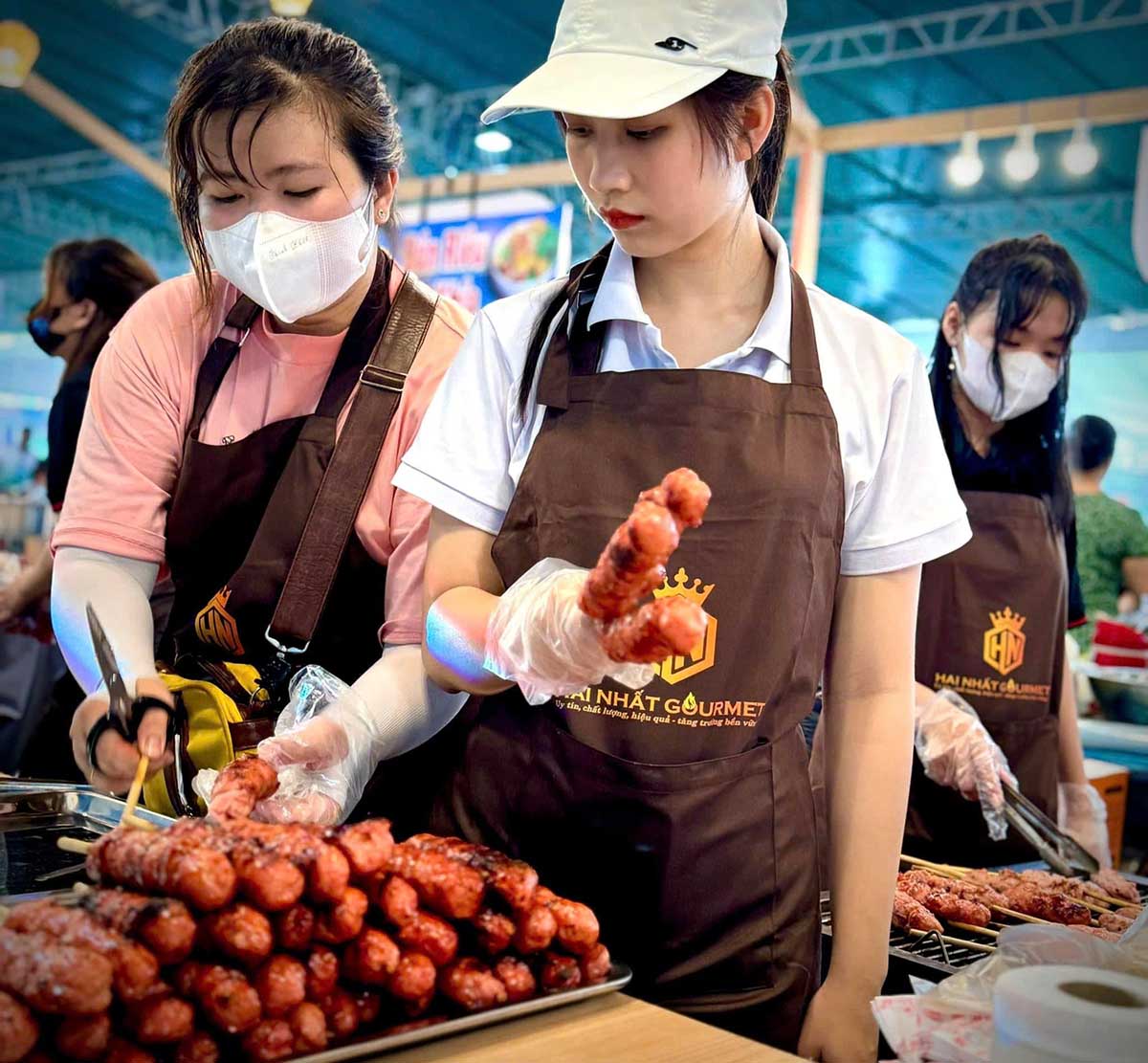 Thực Phẩm Hai Nhất Lạp Xưởng Nướng đá Và Nem Nướng (13)
